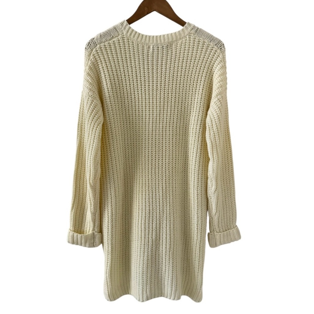 John + Jenn Cream V-Neck Long Sleeve Cable Knit Sweater Size Small - Picture 3 of 6